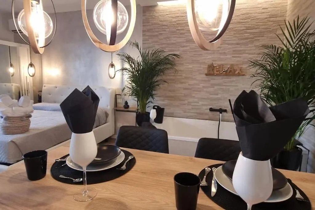 Villa Joy Verona - Luxury Suite 0*,