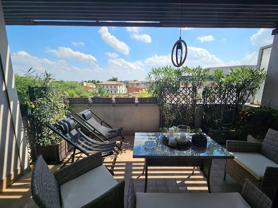Villa Joy Verona - Luxury Suite 0*,  Italy